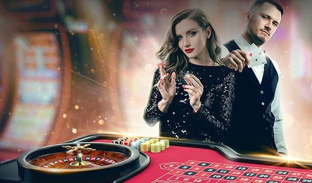 Tampilan platform f08 apk dengan fitur sportsbook dan slot online di perangkat mobile